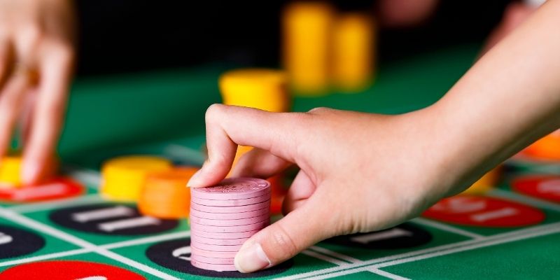 Successful bettors focus on timing, discipline, and identifying undervalued positions